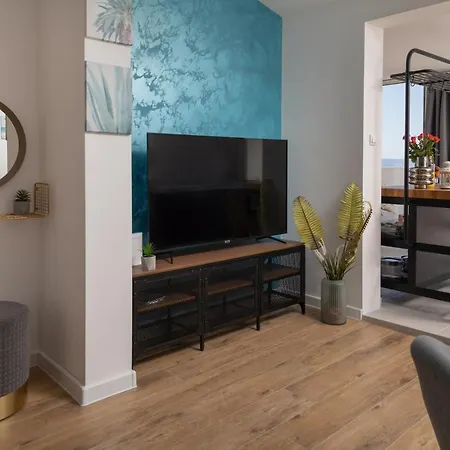 アパート Left & Right With Jacuzzi, 4 Stars