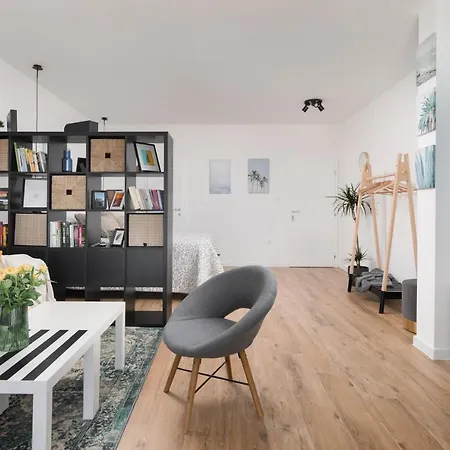 Left & Right With Jacuzzi, 4 Stars * マカルスカ