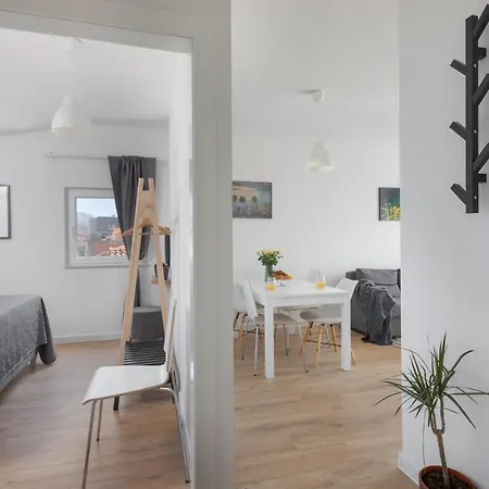 アパート Left & Right With Jacuzzi, 4 Stars *