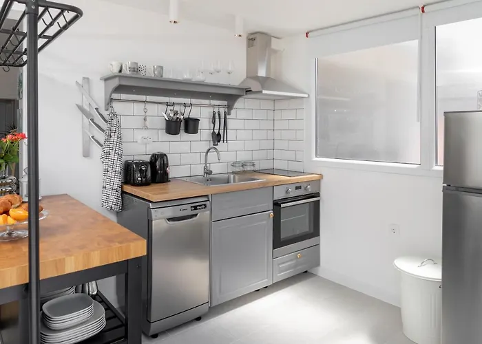 Left & Right With Jacuzzi, 4 Stars شقة ماكارسكا