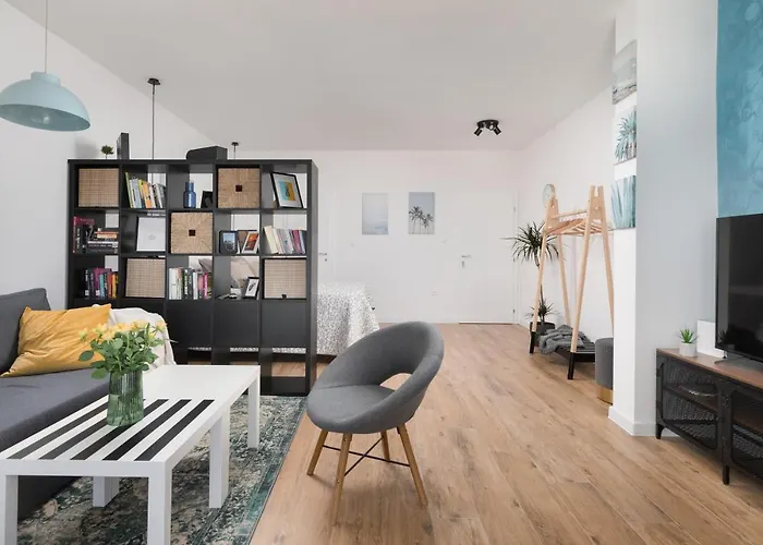 Left & Right With Jacuzzi, 4 Stars * ماكارسكا