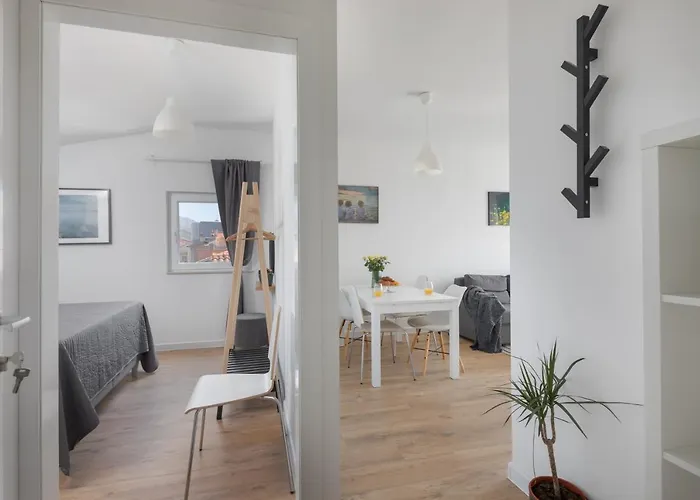 شقة Left & Right With Jacuzzi, 4 Stars *