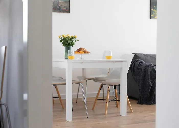 Left & Right With Jacuzzi, 4 Stars ماكارسكا