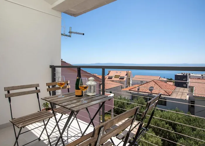 Apartman Left & Right With Jacuzzi, 4 Stars Makarska
