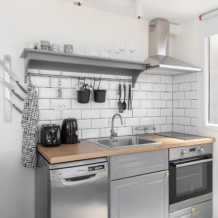 Left & Right With Jacuzzi, 4 Stars Διαμέρισμα *