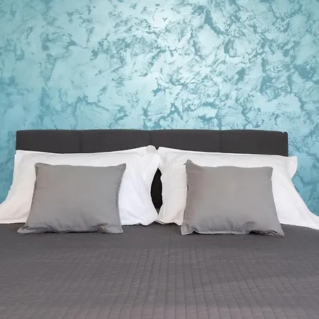 Left & Right With Jacuzzi, 4 Stars